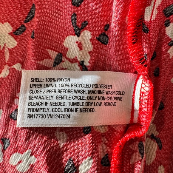 NWT Women’s Red Floral V-Neck Ruffle Sleeve Midi Dress Size 6 - Picture 8 of 8